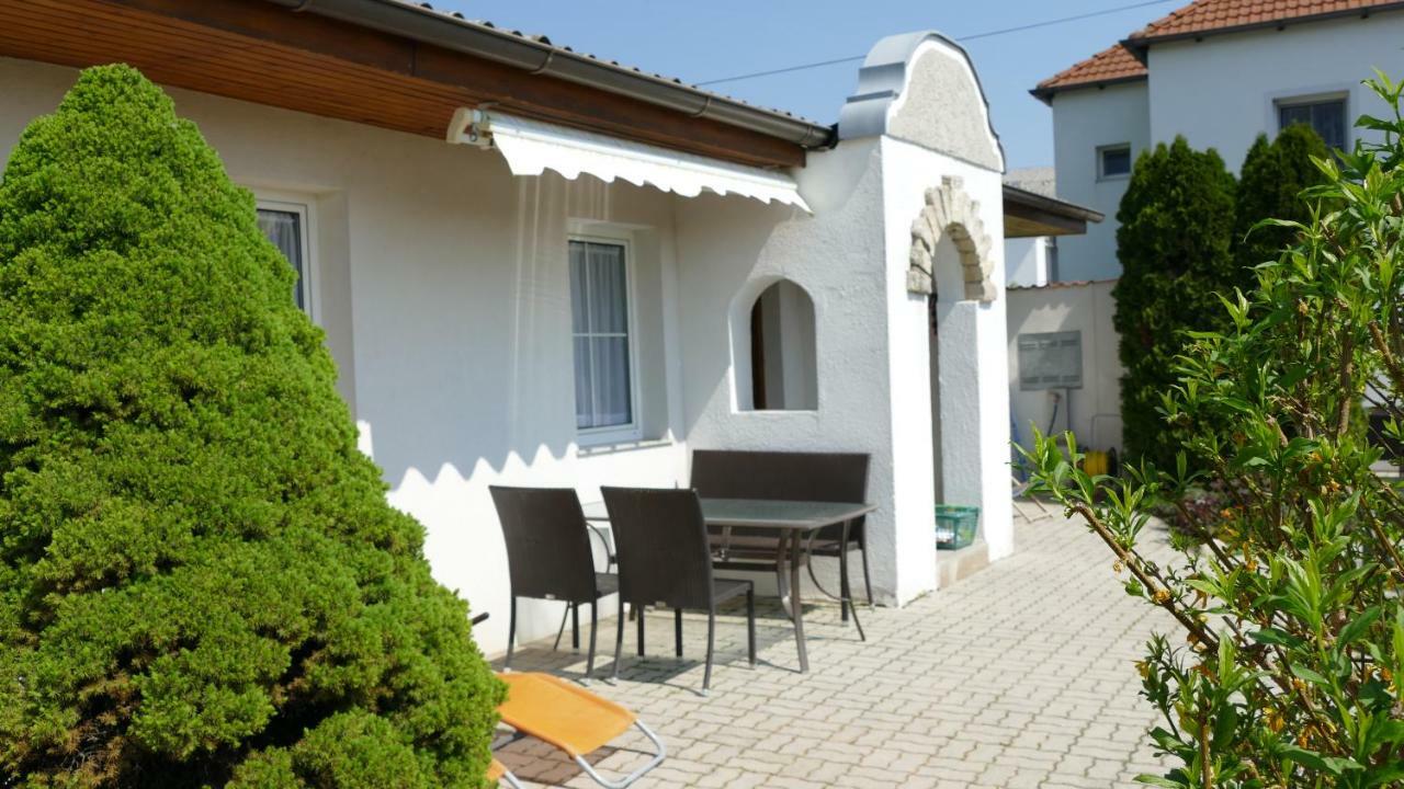 Gaestehaus Fischbach Jois Exterior photo