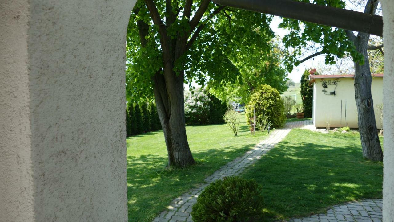 Gaestehaus Fischbach Jois Exterior photo